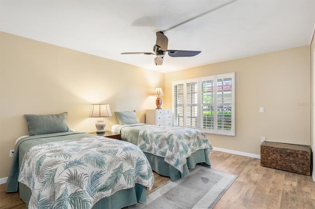 Active With Contract: $325,000 (2 beds, 2 baths, 1751 Square Feet)