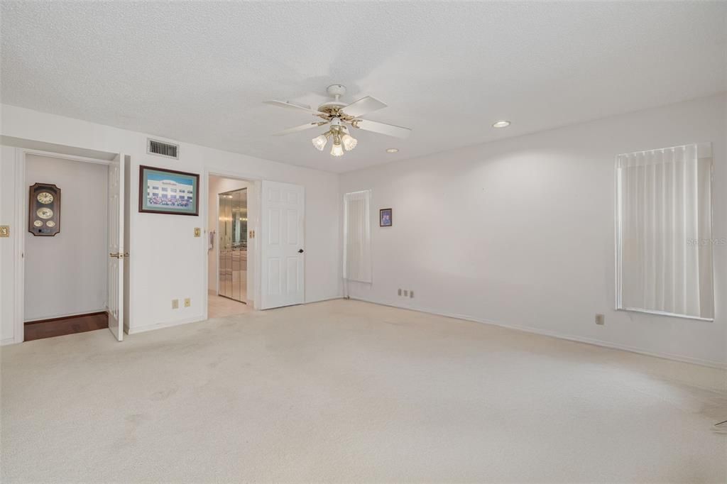 For Sale: $1,850,000 (5 beds, 4 baths, 3430 Square Feet)