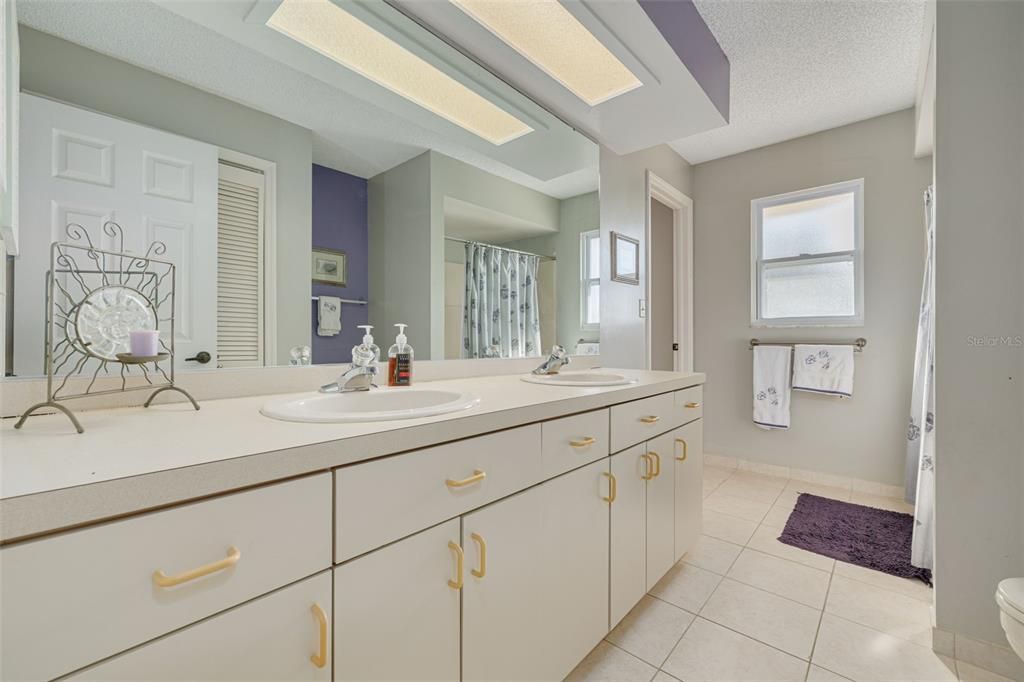 For Sale: $1,850,000 (5 beds, 4 baths, 3430 Square Feet)