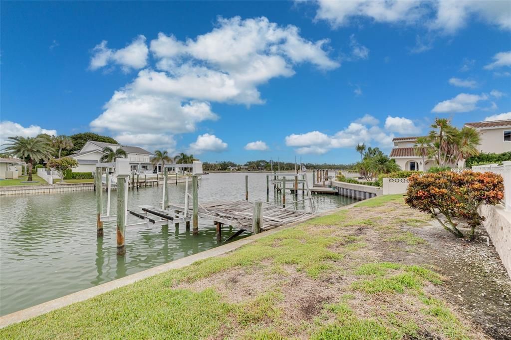 For Sale: $1,850,000 (5 beds, 4 baths, 3430 Square Feet)