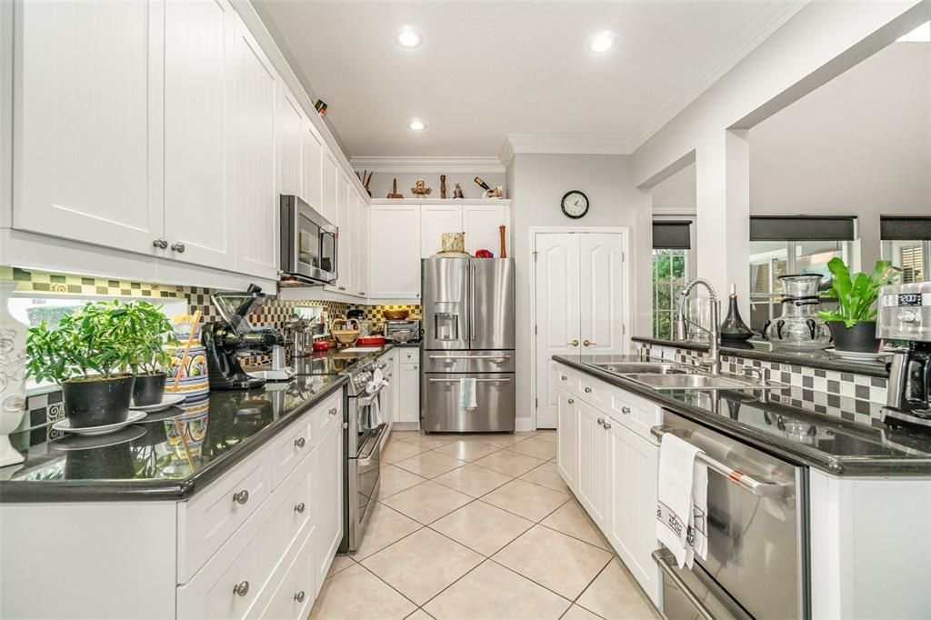 На продажу: $820,000 (5 спален, 3 ванн, 3345 Квадратных фут)