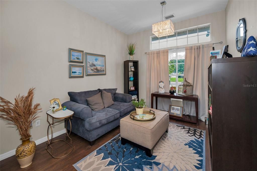 Под контрактом: $399,000 (3 спален, 2 ванн, 2023 Квадратных фут)