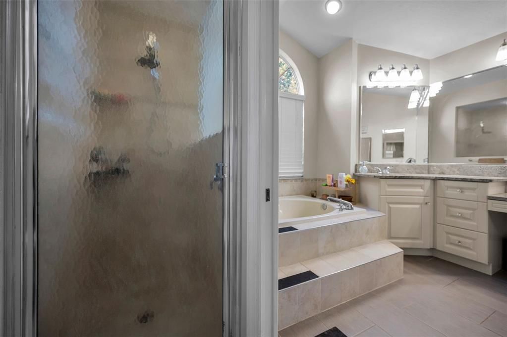 Под контрактом: $399,000 (3 спален, 2 ванн, 2023 Квадратных фут)