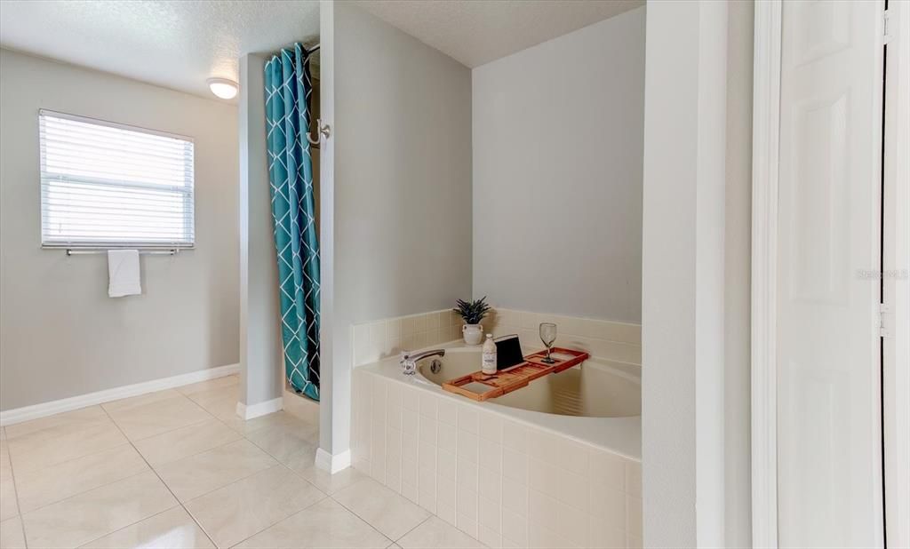 For Sale: $535,000 (4 beds, 3 baths, 3180 Square Feet)