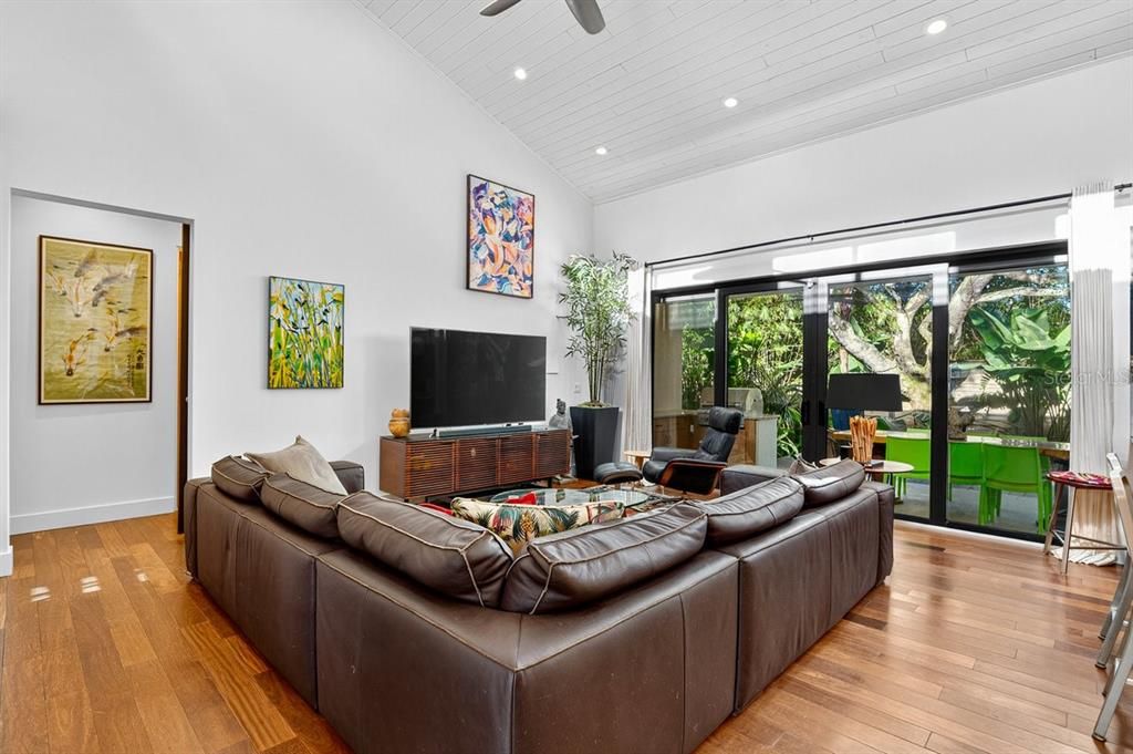 На продажу: $1,150,000 (3 спален, 2 ванн, 2440 Квадратных фут)