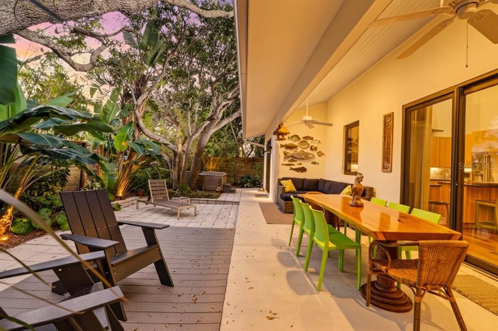 На продажу: $1,150,000 (3 спален, 2 ванн, 2440 Квадратных фут)