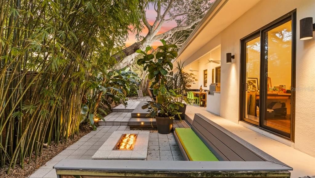 На продажу: $1,150,000 (3 спален, 2 ванн, 2440 Квадратных фут)