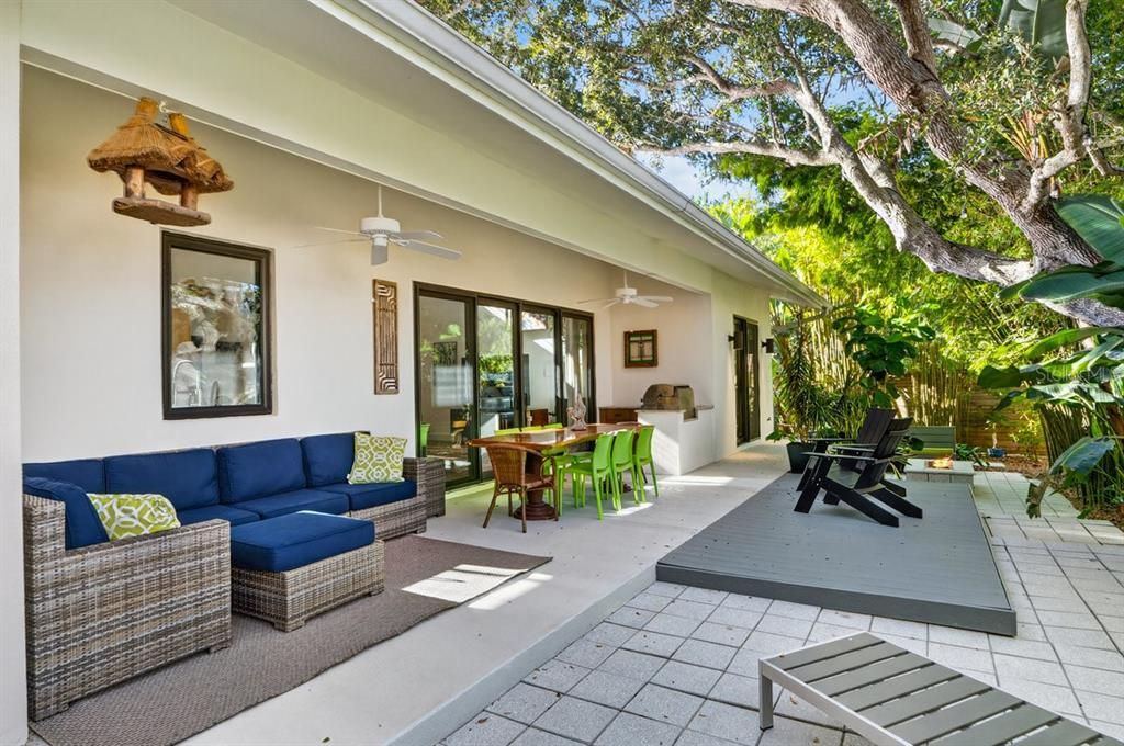 На продажу: $1,150,000 (3 спален, 2 ванн, 2440 Квадратных фут)