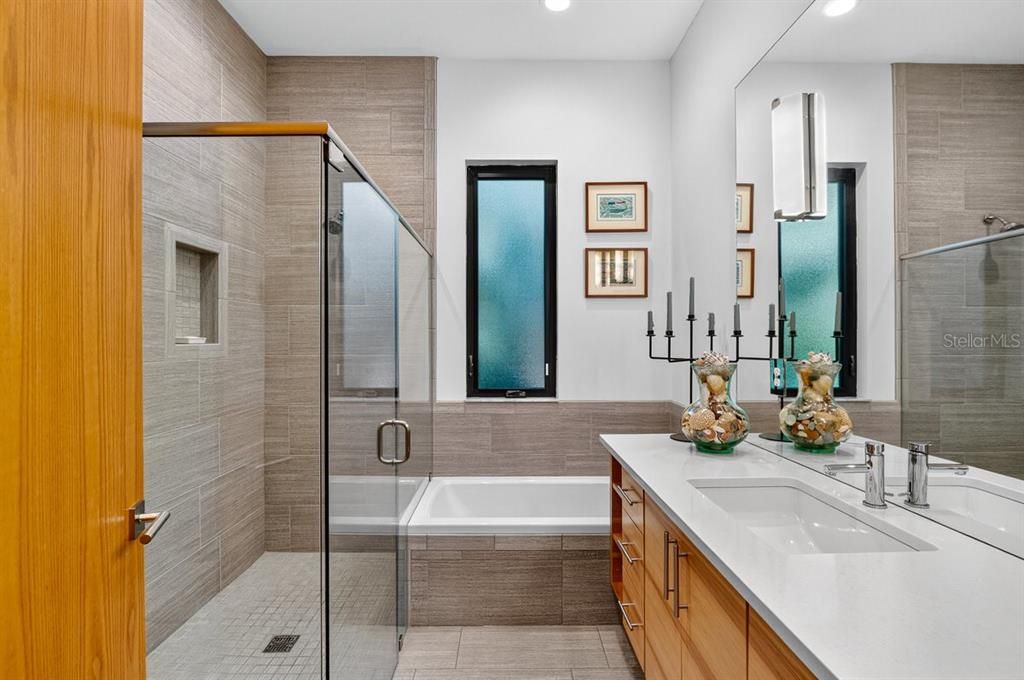 На продажу: $1,150,000 (3 спален, 2 ванн, 2440 Квадратных фут)