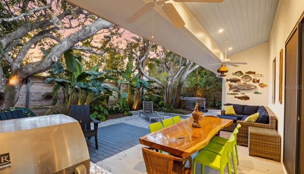 На продажу: $1,150,000 (3 спален, 2 ванн, 2440 Квадратных фут)