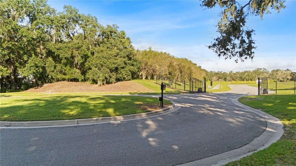 For Sale: $275,000 (1.01 acres)