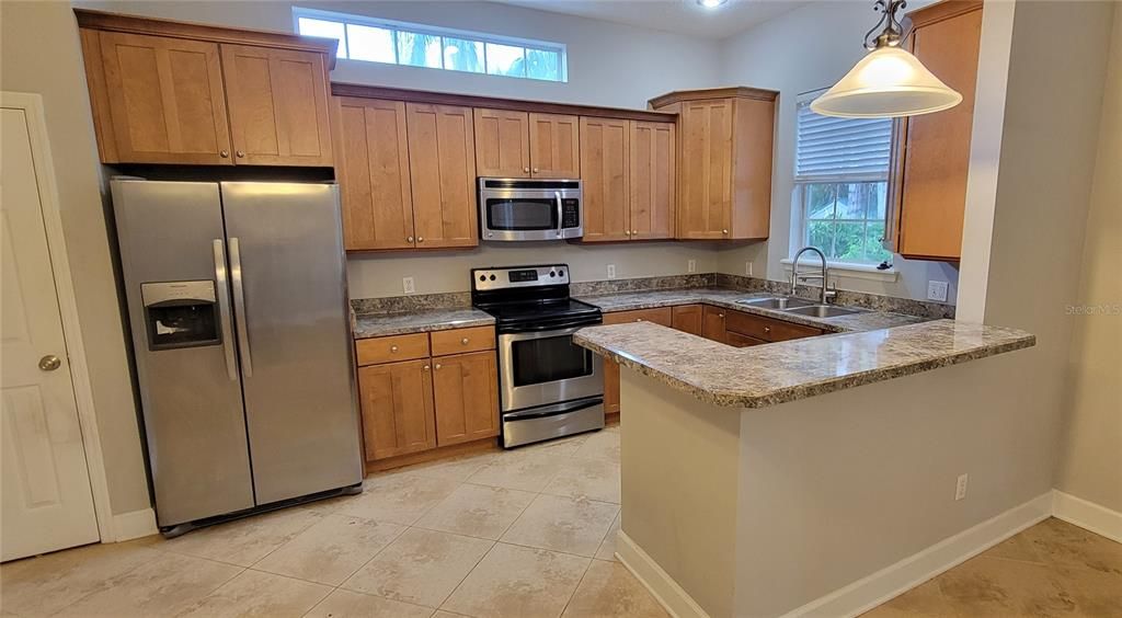 For Rent: $2,450 (3 beds, 2 baths, 1634 Square Feet)