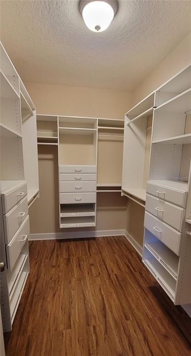 For Rent: $2,450 (3 beds, 2 baths, 1634 Square Feet)