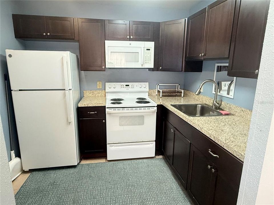 For Rent: $1,550 (1 beds, 1 baths, 800 Square Feet)