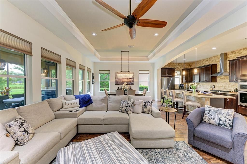 For Sale: $985,000 (3 beds, 2 baths, 2641 Square Feet)