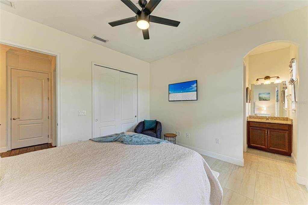 For Sale: $985,000 (3 beds, 2 baths, 2641 Square Feet)