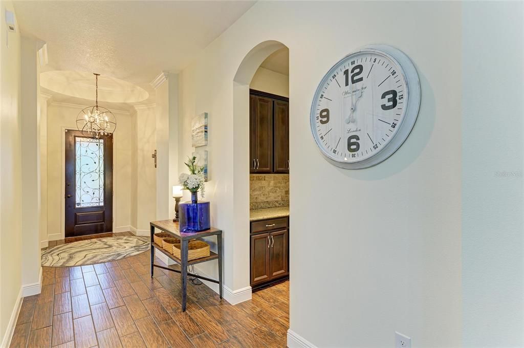 For Sale: $985,000 (3 beds, 2 baths, 2641 Square Feet)