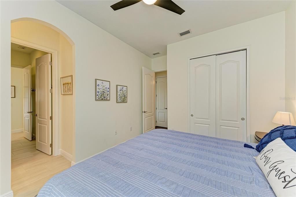 For Sale: $985,000 (3 beds, 2 baths, 2641 Square Feet)