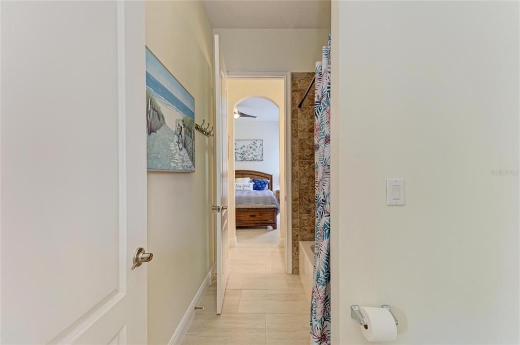 For Sale: $985,000 (3 beds, 2 baths, 2641 Square Feet)