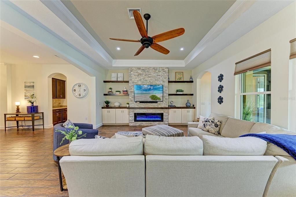 For Sale: $985,000 (3 beds, 2 baths, 2641 Square Feet)