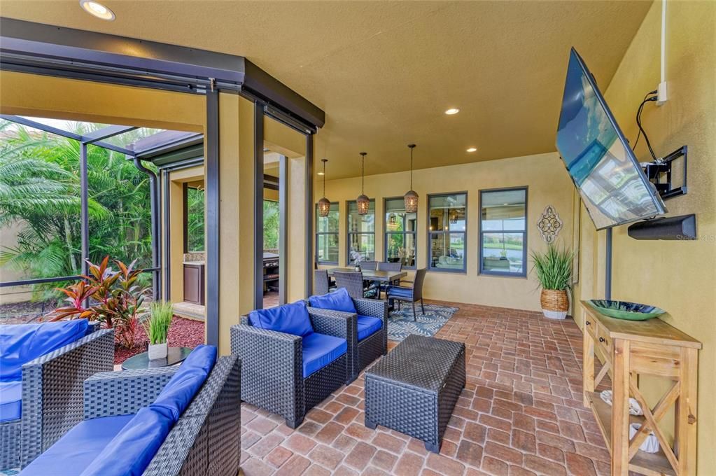 For Sale: $985,000 (3 beds, 2 baths, 2641 Square Feet)