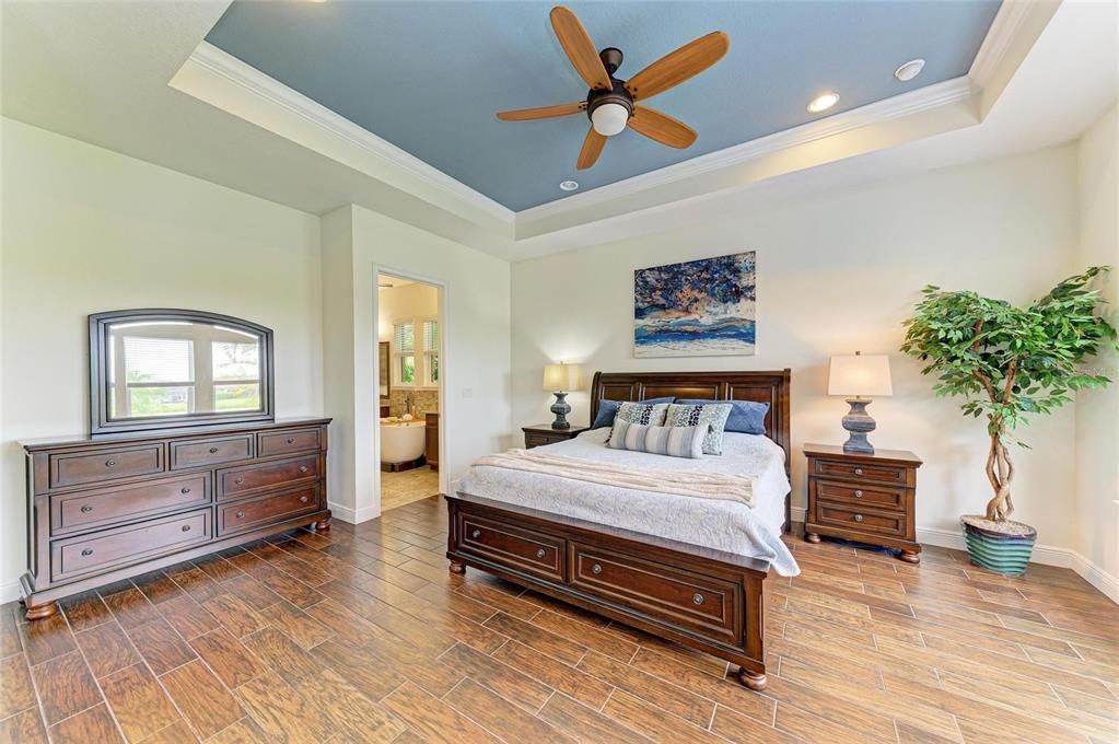 For Sale: $985,000 (3 beds, 2 baths, 2641 Square Feet)