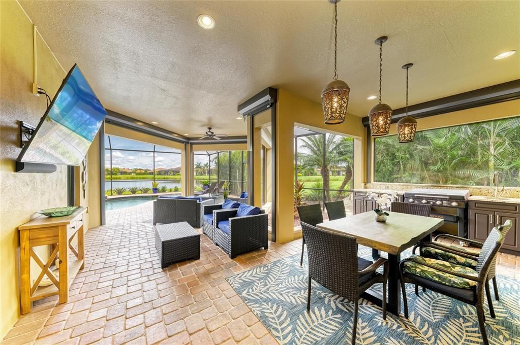 For Sale: $985,000 (3 beds, 2 baths, 2641 Square Feet)