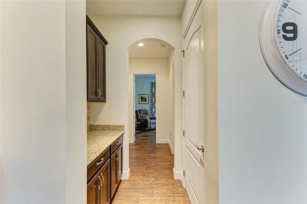 For Sale: $985,000 (3 beds, 2 baths, 2641 Square Feet)