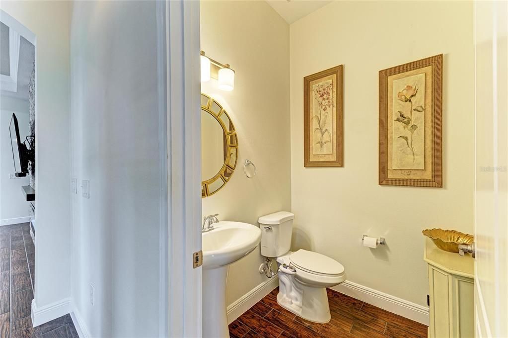 For Sale: $985,000 (3 beds, 2 baths, 2641 Square Feet)