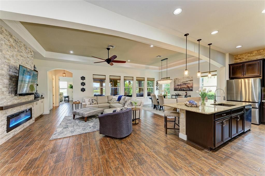 For Sale: $985,000 (3 beds, 2 baths, 2641 Square Feet)