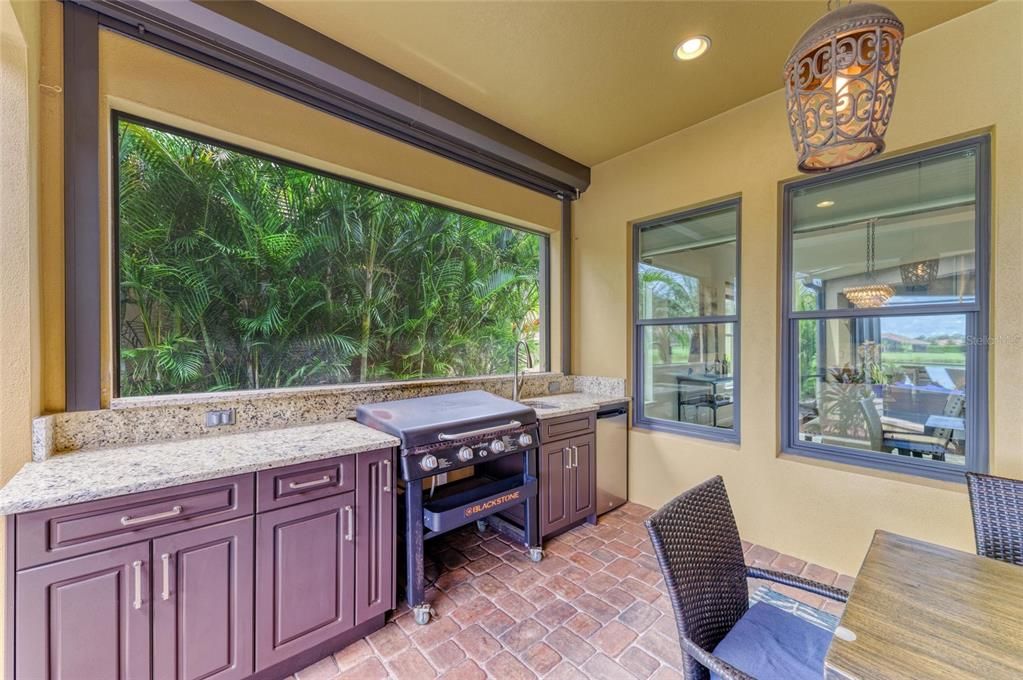 For Sale: $985,000 (3 beds, 2 baths, 2641 Square Feet)