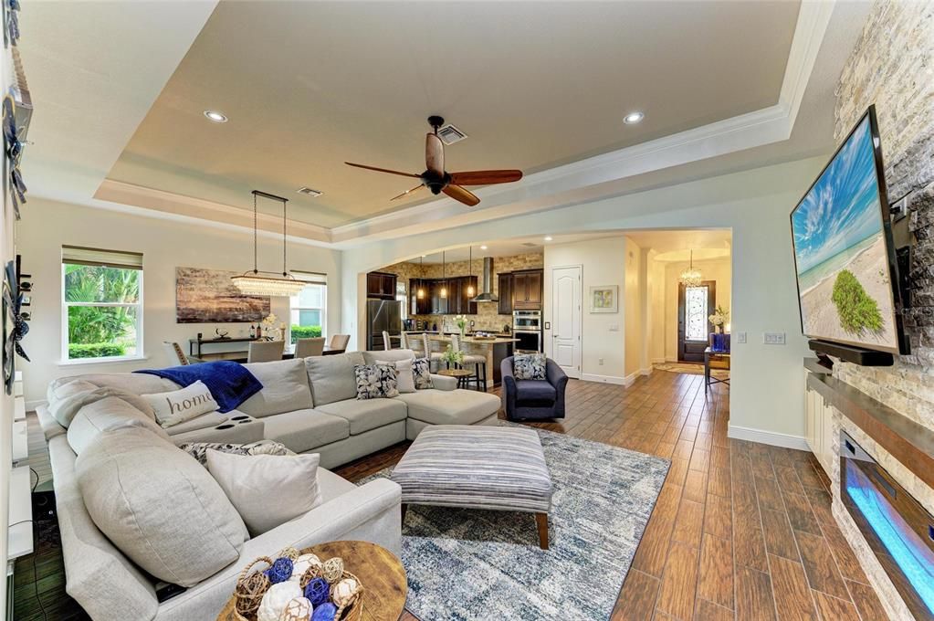 For Sale: $985,000 (3 beds, 2 baths, 2641 Square Feet)