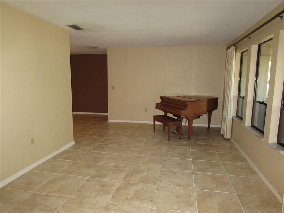 For Sale: $310,000 (3 beds, 2 baths, 2053 Square Feet)