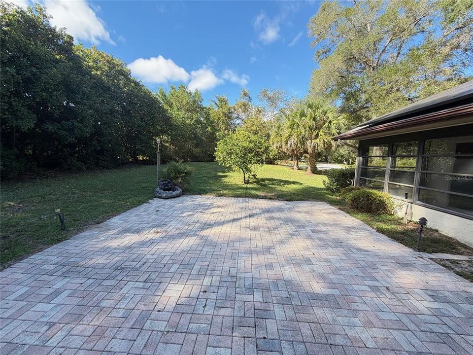 For Sale: $310,000 (3 beds, 2 baths, 2053 Square Feet)