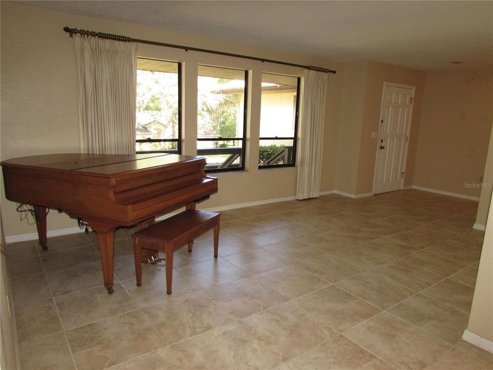 For Sale: $310,000 (3 beds, 2 baths, 2053 Square Feet)