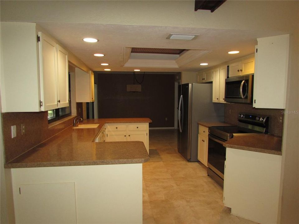 For Sale: $310,000 (3 beds, 2 baths, 2053 Square Feet)