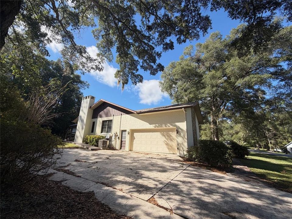 For Sale: $310,000 (3 beds, 2 baths, 2053 Square Feet)