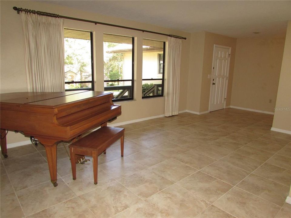 For Sale: $310,000 (3 beds, 2 baths, 2053 Square Feet)