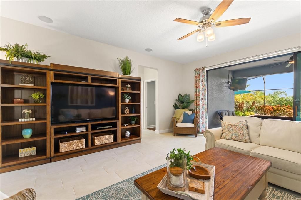 待售: $589,000 (4 贝兹, 3 浴室, 2287 平方英尺)