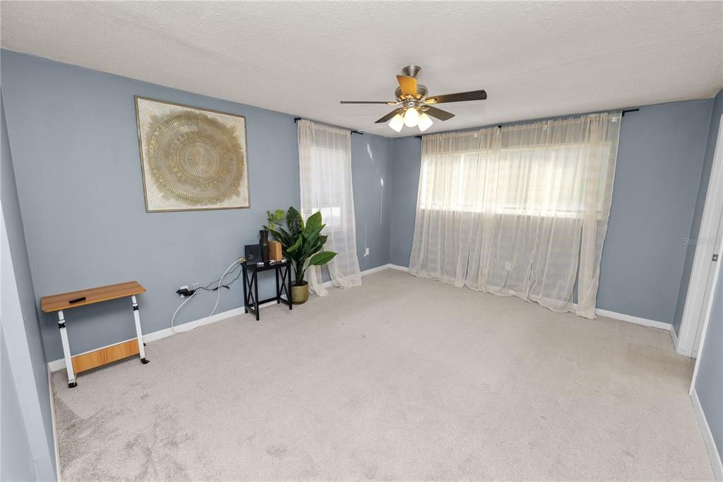 For Sale: $489,000 (3 beds, 2 baths, 2804 Square Feet)