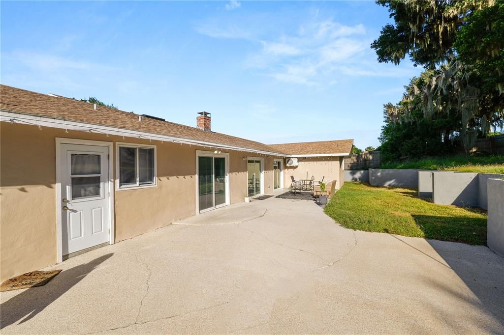 For Sale: $489,000 (3 beds, 2 baths, 2804 Square Feet)