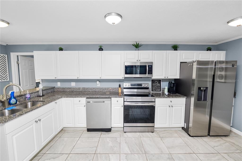 For Sale: $489,000 (3 beds, 2 baths, 2804 Square Feet)