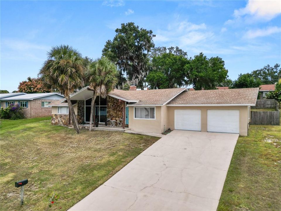 For Sale: $489,000 (3 beds, 2 baths, 2804 Square Feet)