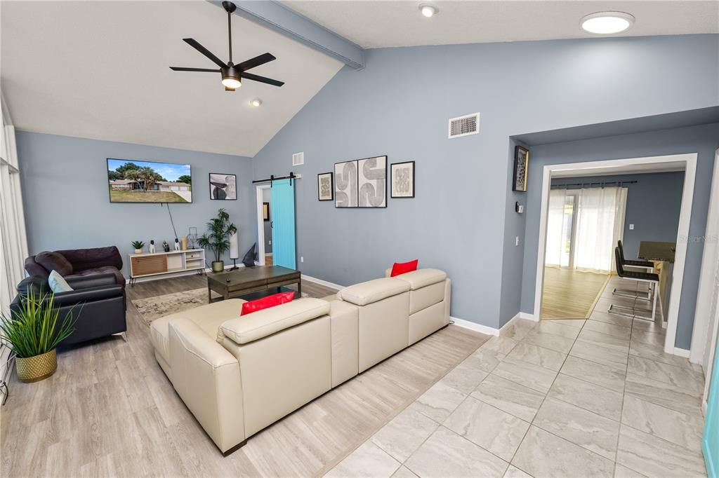 For Sale: $489,000 (3 beds, 2 baths, 2804 Square Feet)