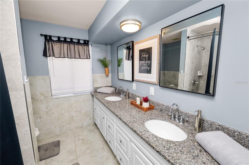 For Sale: $489,000 (3 beds, 2 baths, 2804 Square Feet)