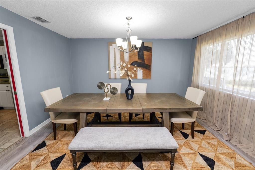 For Sale: $489,000 (3 beds, 2 baths, 2804 Square Feet)