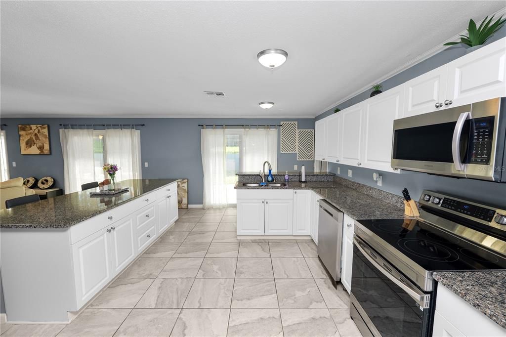 For Sale: $489,000 (3 beds, 2 baths, 2804 Square Feet)