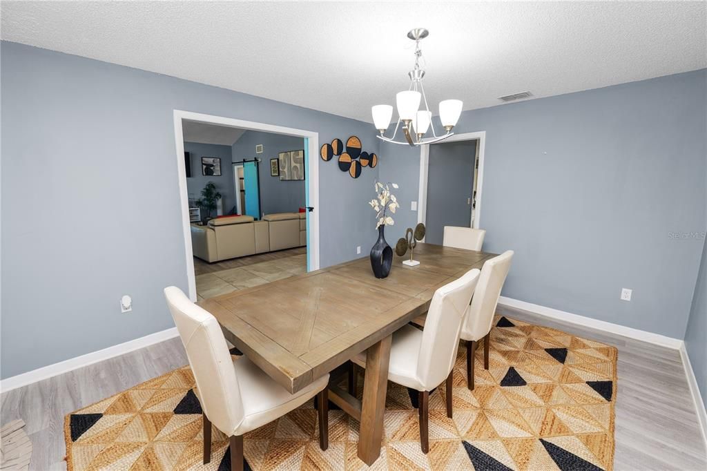 For Sale: $489,000 (3 beds, 2 baths, 2804 Square Feet)