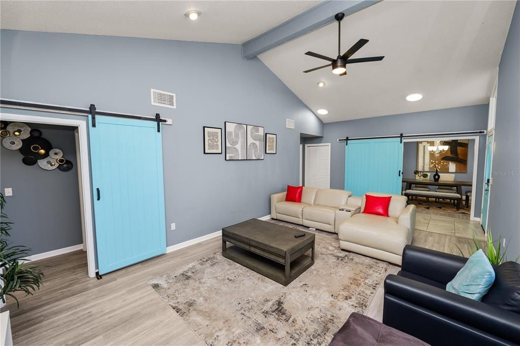 For Sale: $489,000 (3 beds, 2 baths, 2804 Square Feet)