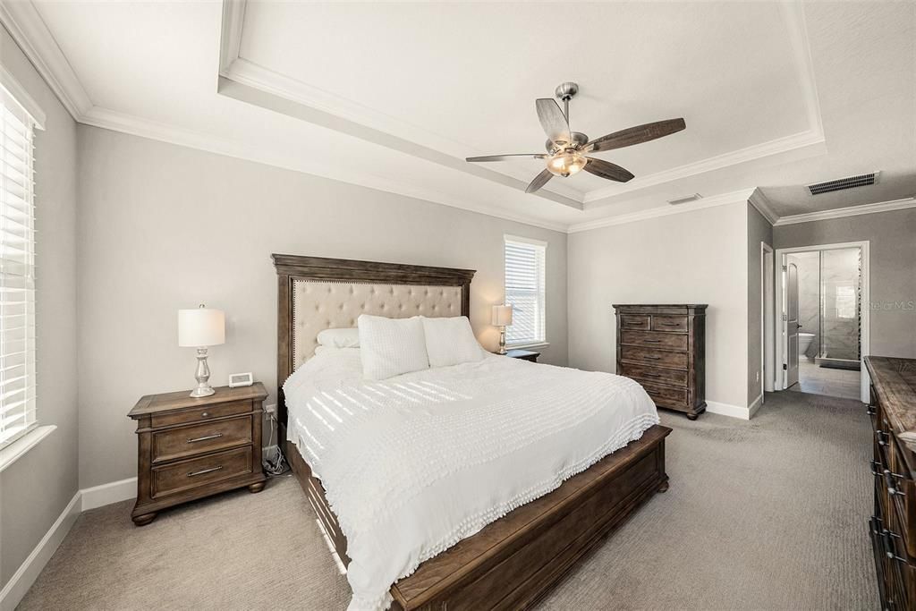 En Venta: $799,000 (4 camas, 2 baños, 2706 Pies cuadrados)